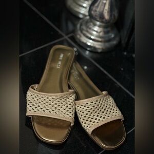 Nine West NWOT Tan Woven Slide Sandals